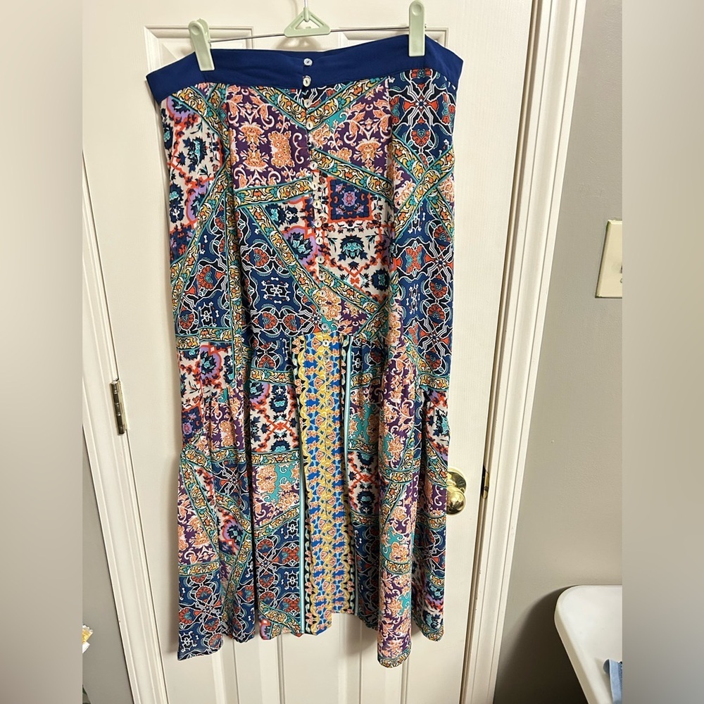 3/$30 YASB Los Angeles Lined Skirt Shell Buttons Ruffled Hem 10